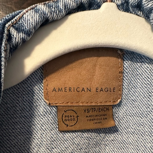 American Eagle Cropped Jean Jacket - Picture 2 of 2